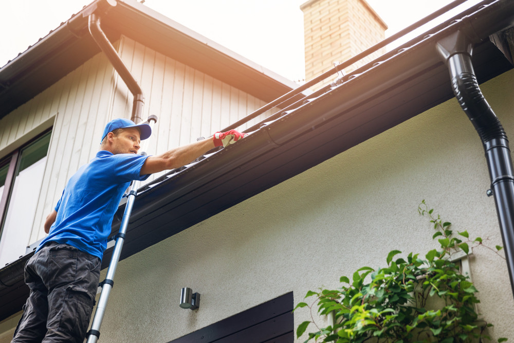 Signs You Need to Call a Roofing Contractor Immediately