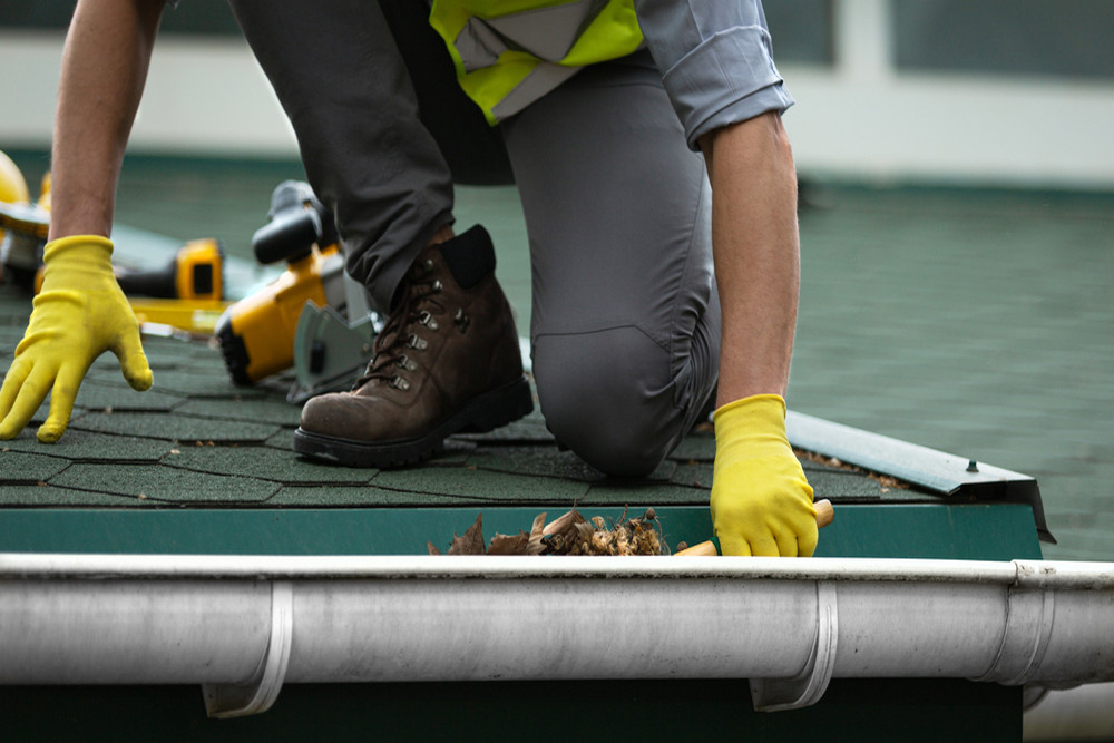 How to Extend Roof Life with Routine Gutter Maintenance